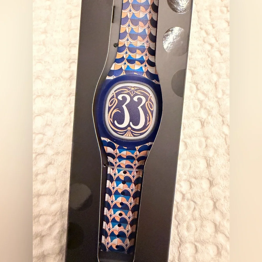 Disney Club 33 MagicBand+ Limited Editon - Picture 2 of 3